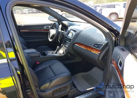 2018 Lincoln Mkt z USA, uszkodzony, nr VIN 2LMHJ5NK2JBL01831